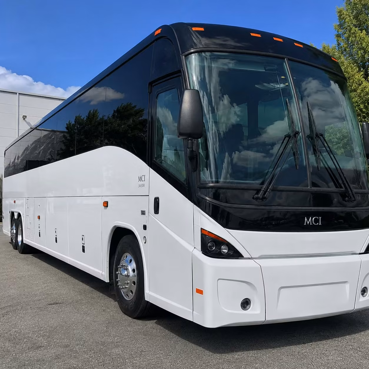 louisville employee shuttles for manufacturing warehousing and logistics teams