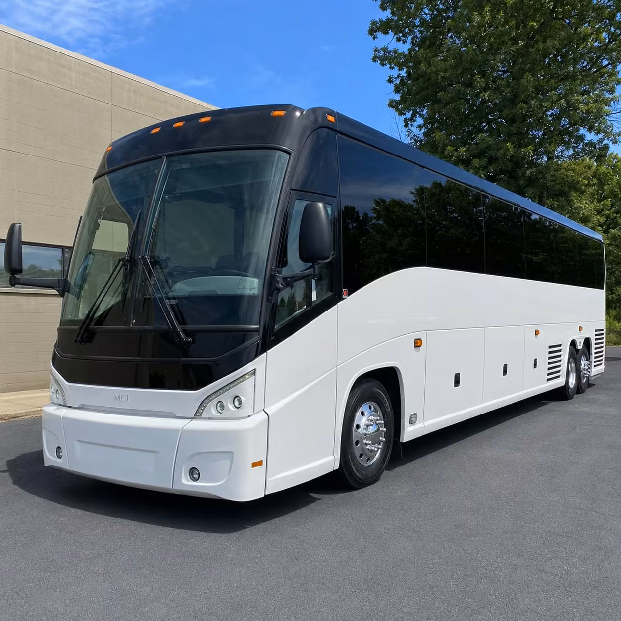multi day bus rentals for louisville groups traveling across kentucky and the region